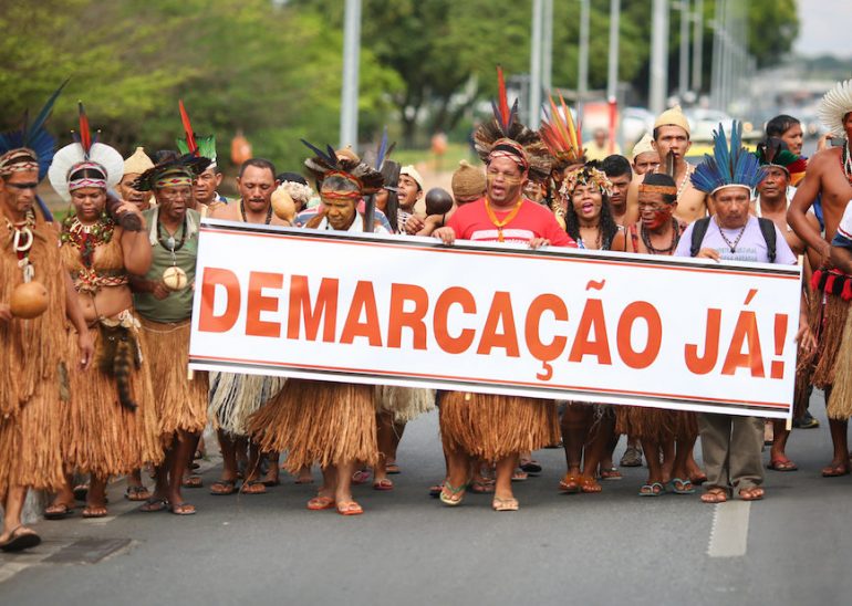 Ministro do STF suspende medida de Bolsonaro sobre demarcação de terras indígenas