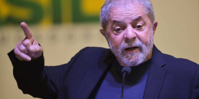 Defesa de Lula faz novo pedido de liberdade, citando suspeição de Moro