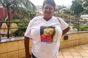 “Perdoá-lo me ajudou a ter forças”, diz mãe do jovem Carlinhos após condenação de assassino do filho