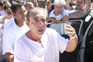 Ameaçado de prisão, médium propõe trabalhar sob supervisão policial