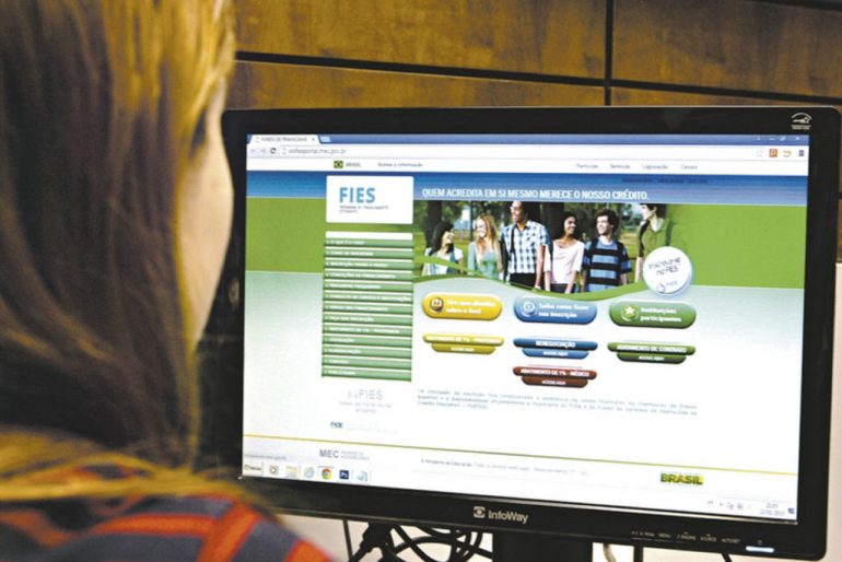 Inscrições para o FIES 2021.2 terminam nesta sexta-feira