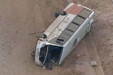 Ônibus com pacientes médicos tomba na 381; feridos foram encaminhados para Itabira e Monlevade