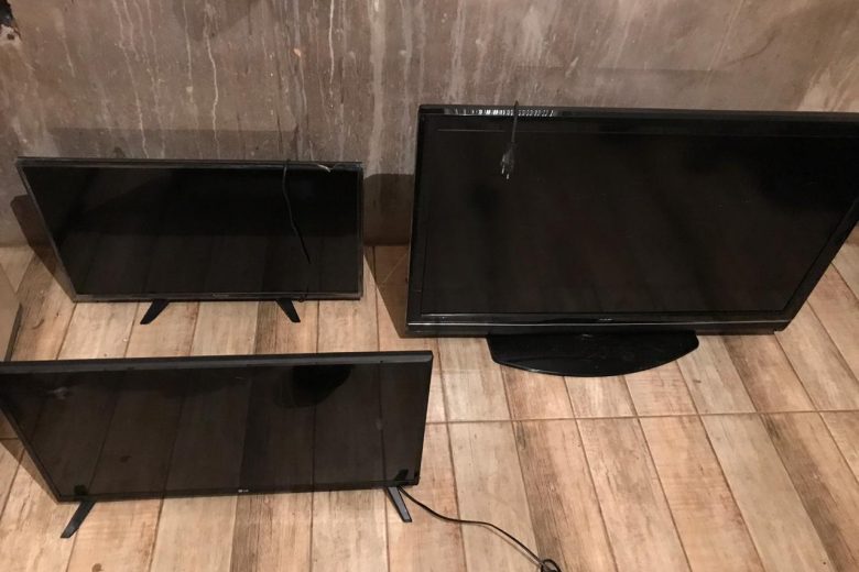 Polícia prende receptadores de TVs roubadas das comunidades saqueadas em Barão de Cocais