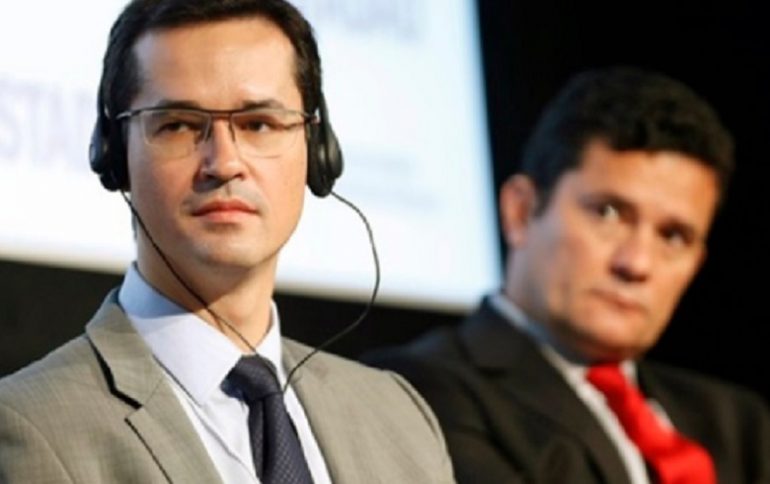 Site publica mensagens atribuídas a Moro e à força-tarefa da Lava Jato
