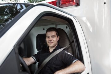 Empresa de saúde contrata motorista socorrista