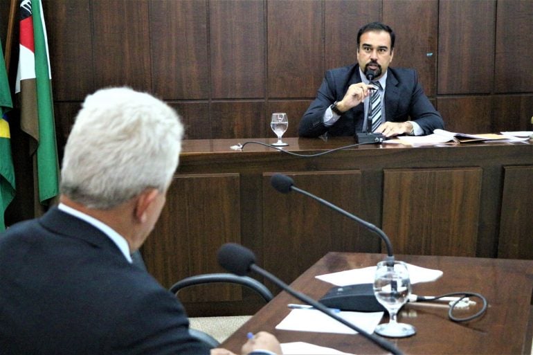 “Querem que servidor use a mesma máscara durante um mês”, critica vereador em Monlevade