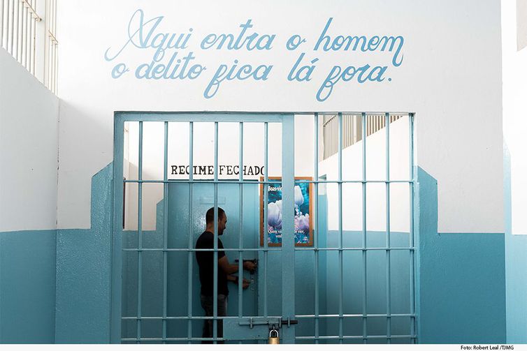 Presos precisam de oportunidades de ressocialização, defende Moro