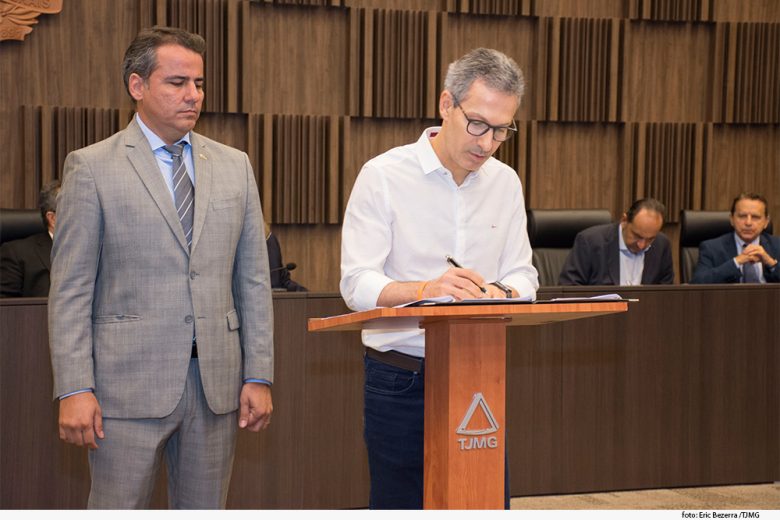Zema fecha acordo com prefeitos para quitar dívidas até 2022
