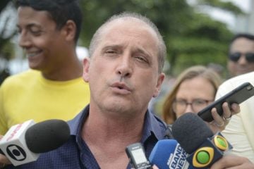 Onyx Lorenzoni é nomeado ministro extraordinário