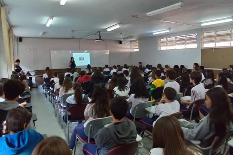 Violência contra a mulher é tema de palestra em escola de Itabira