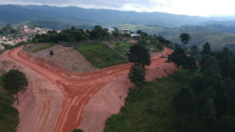 Obras de pavimentação abrem novo acesso ao bairro Pedreira