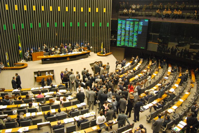 Deputados criam seis novas frentes parlamentares esta semana