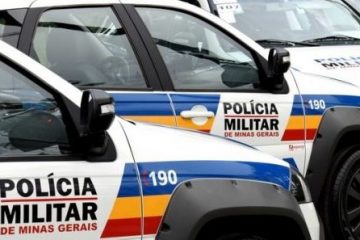 Polícia Militar apreende drogas e peças de moto roubada em operação no bairro Fênix, em Itabira