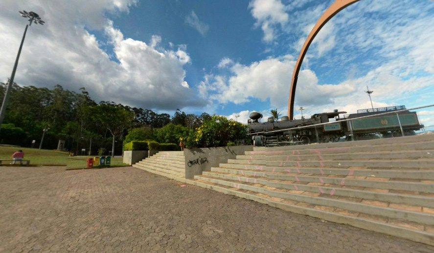 Cheiro de maconha denuncia grupo na praça do Areão e PM prende cinco