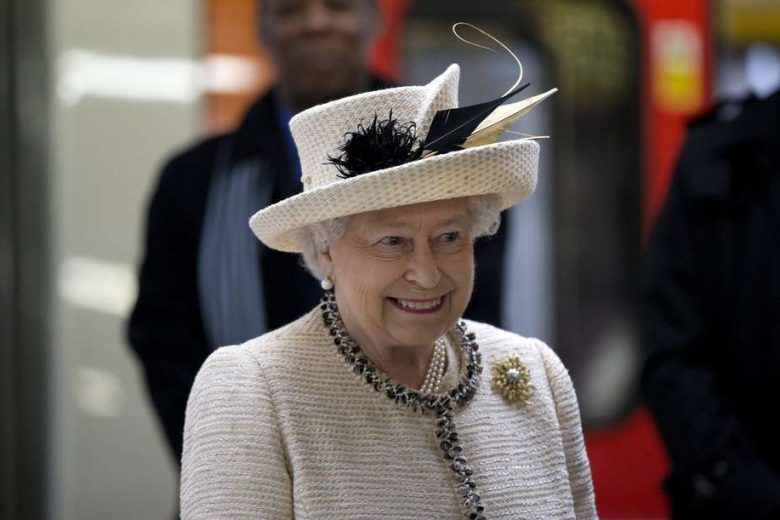 Rainha da Inglaterra testa positivo para covid-19 Rainha da Inglaterra testa positivo para covid-19