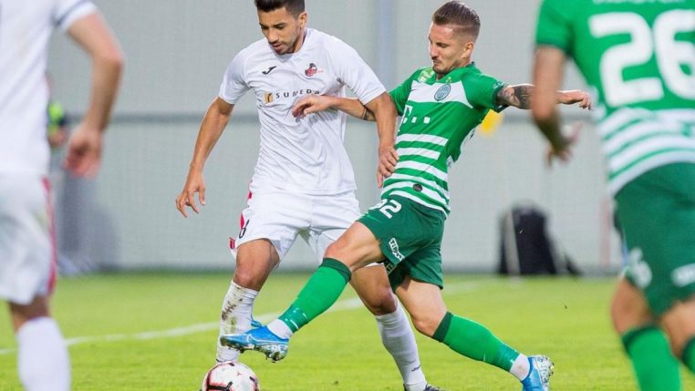 Renan Oliveira joga na Liga Europa em partida que levou até presidente ao estádio