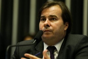 Maia anuncia acordo com governo para liberar dados da reforma após CCJ