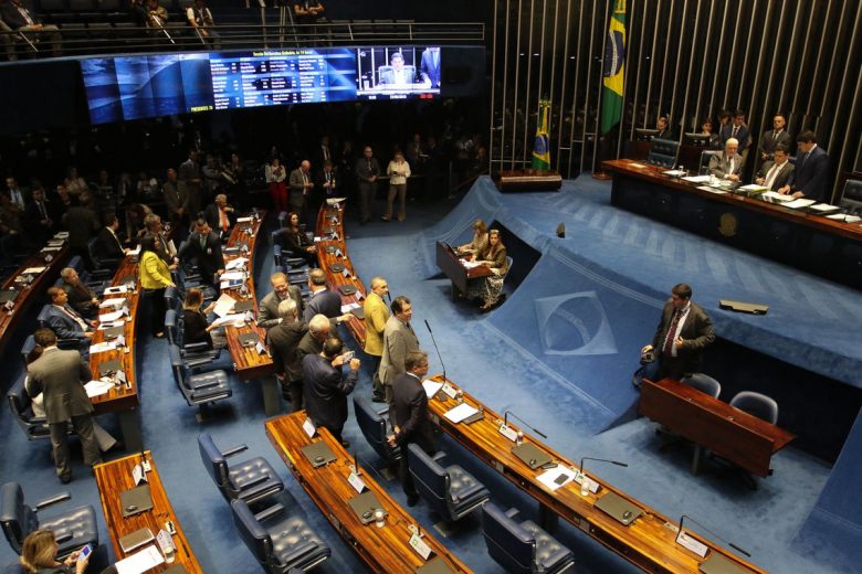 Senado revoga decreto que flexibilizava acesso a armas Senado revoga decreto que flexibilizava acesso a armas