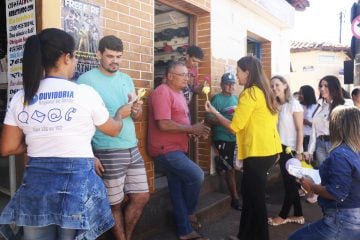 Campanha propõe troca de cigarro por flor em São Gonçalo do Rio Abaixo