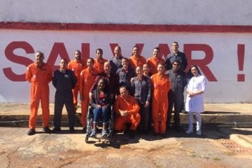 Primeira vítima resgatada da tragédia em Brumadinho recebe alta hospitalar e visita Bombeiros
