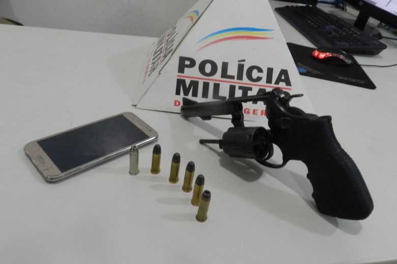 Homem é preso com revólver durante operação contra o tráfico no Nova Vista