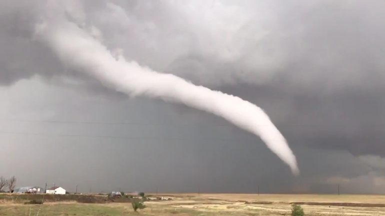 EUA: tornado atinge Alabama deixando rastro de morte e destruição