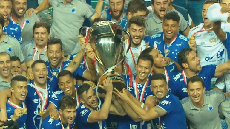 Cruzeiro empata com o Atlético-MG no Horto e é campeão mineiro invicto