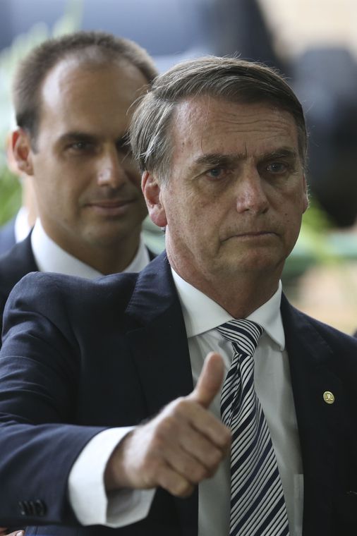 TSE aprova com ressalvas contas da campanha de Bolsonaro