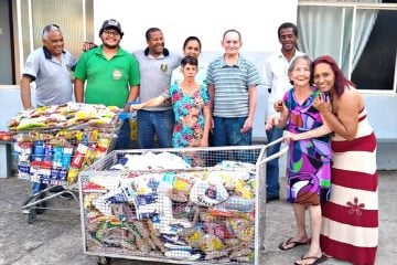 Lar de Ozanam e Apae recebem mais de 550 kg de alimentos cada