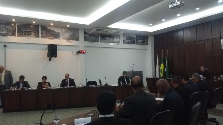 Projetos dos ambulantes e cidade limpa têm novos pedidos de vista em Monlevade