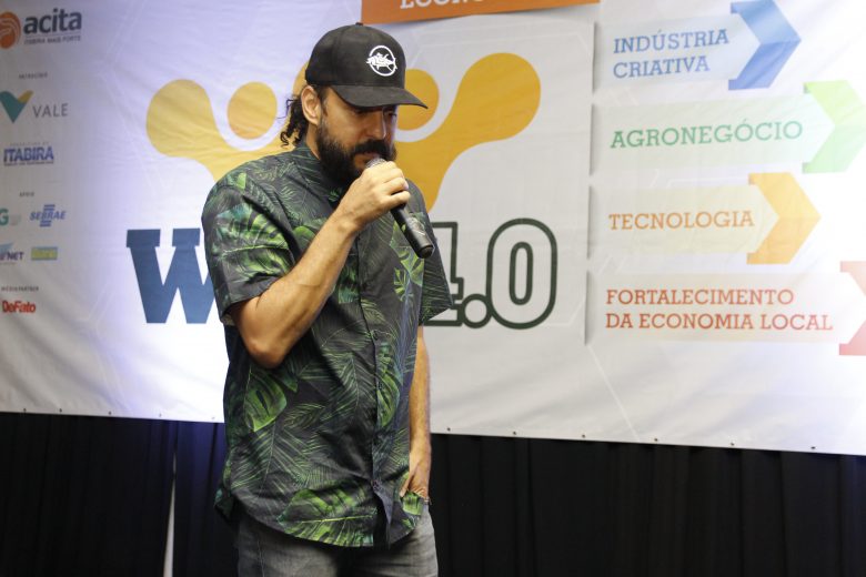 WIN 2019: Gabriel O Pensador lota auditório no primeiro dia de evento