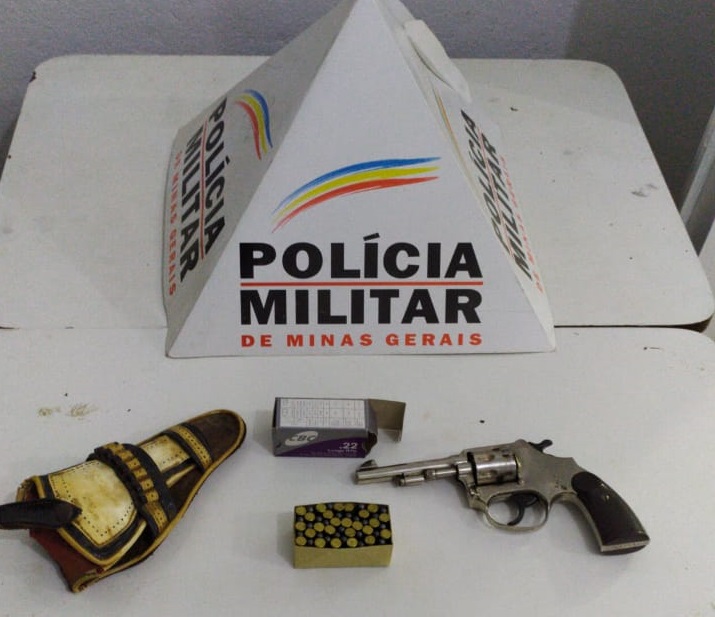 Blitz em Catas Altas apreende arma e munição