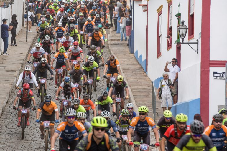 Mariana recebe dois mil ciclistas no Iron Biker Brasil