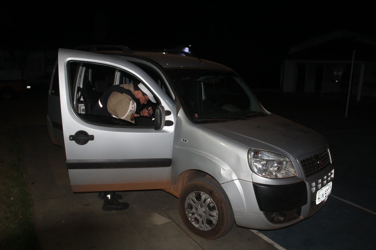 Blitz em Itabira prende homem com meio quilo de crack no carro