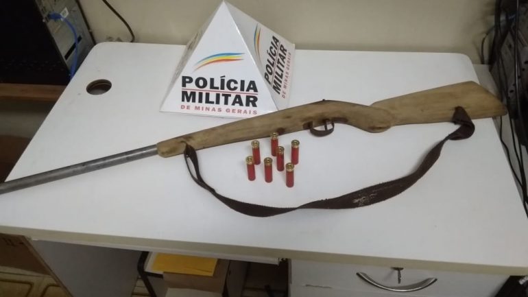 PM apreende arma e prende indivíduo por porte ilegal de arma
