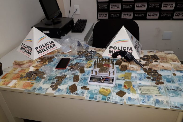 Armas, maconha e R$ 6.213.20 são apreendidos em Barão de Cocais