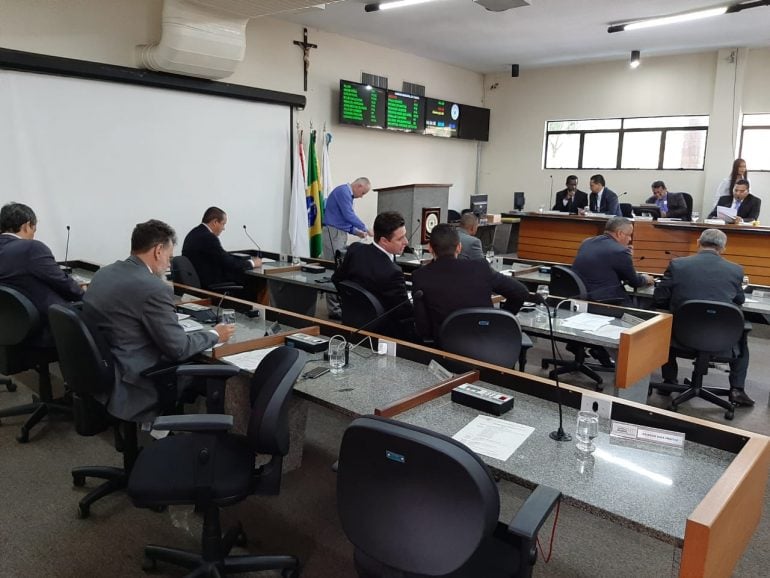Pedido de vista adia votação de mudanças ao regimento interno da Câmara de Itabira