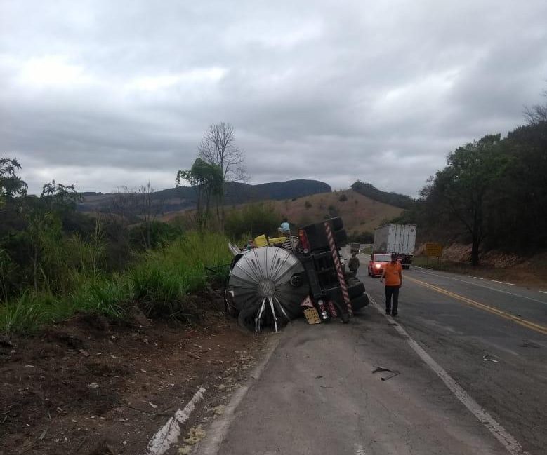 Acidente com carga perigosa interdita a BR-381 em João Monlevade