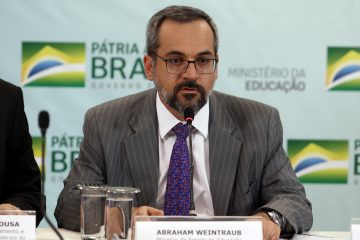 MEC quer professor sem concurso em universidade federal