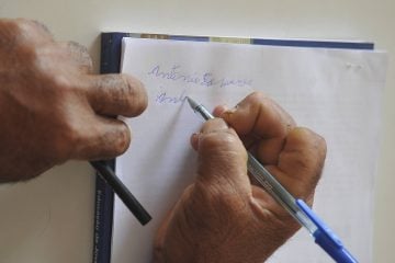 Analfabetismo resiste no Brasil e no mundo do século 21