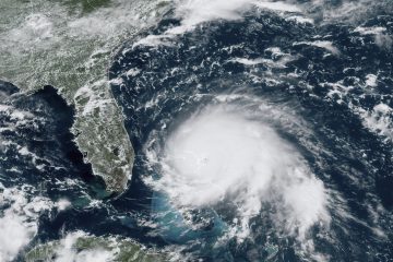 Furacão Dorian aproxima-se da costa da Florida e da Carolina do Sul