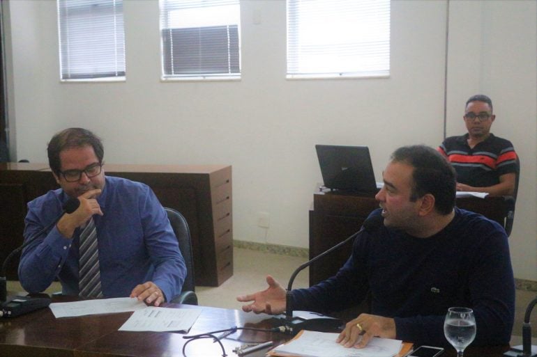 Servidores municipais correm risco de não receber segunda parcela do 13º salário em João Monlevade