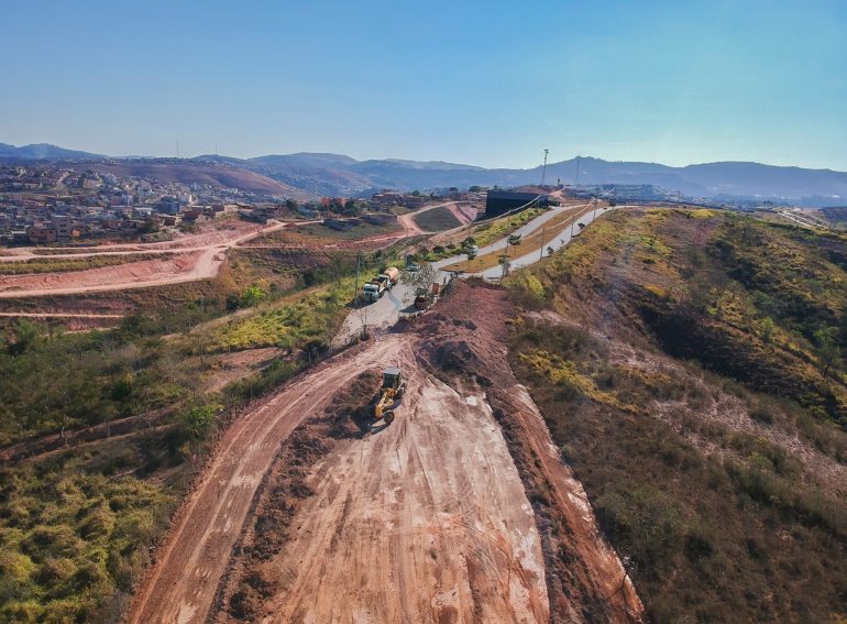 Prefeitura inicia obras de novo trecho da avenida Espigão