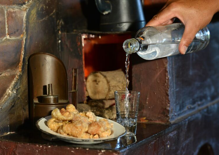 Hoje é o Dia Nacional da Cachaça e Minas tem muitos motivos para festejar