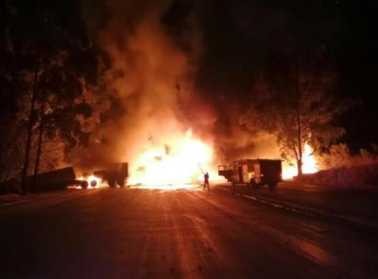 Motorista morre carbonizado no acidente na BR-381 em Nova União