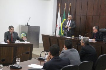 Pedido de vista impede votação de projeto polêmico em Monlevade