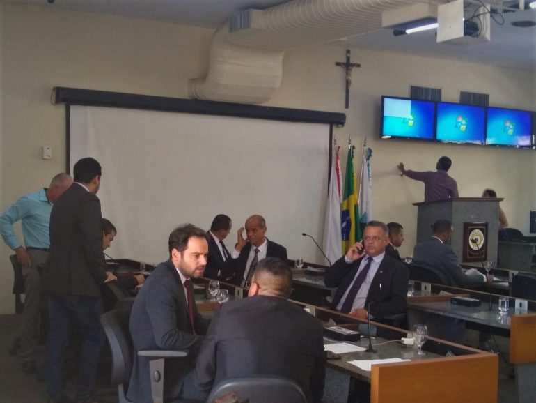 Pedido de vista impede votação de convênio que visa cadastramento de imóveis em Itabira
