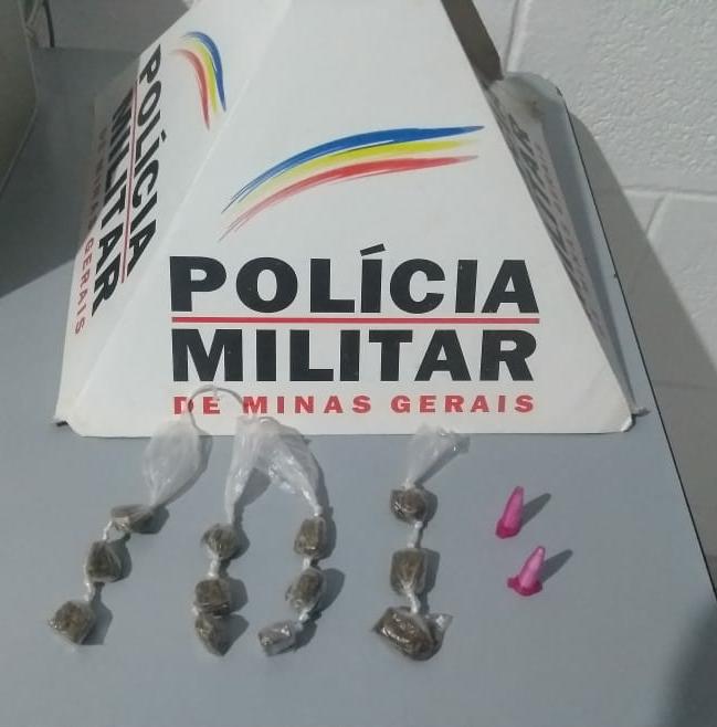 PM apreende drogas e 4 balanças de precisão no bairro São Bento em Itabira