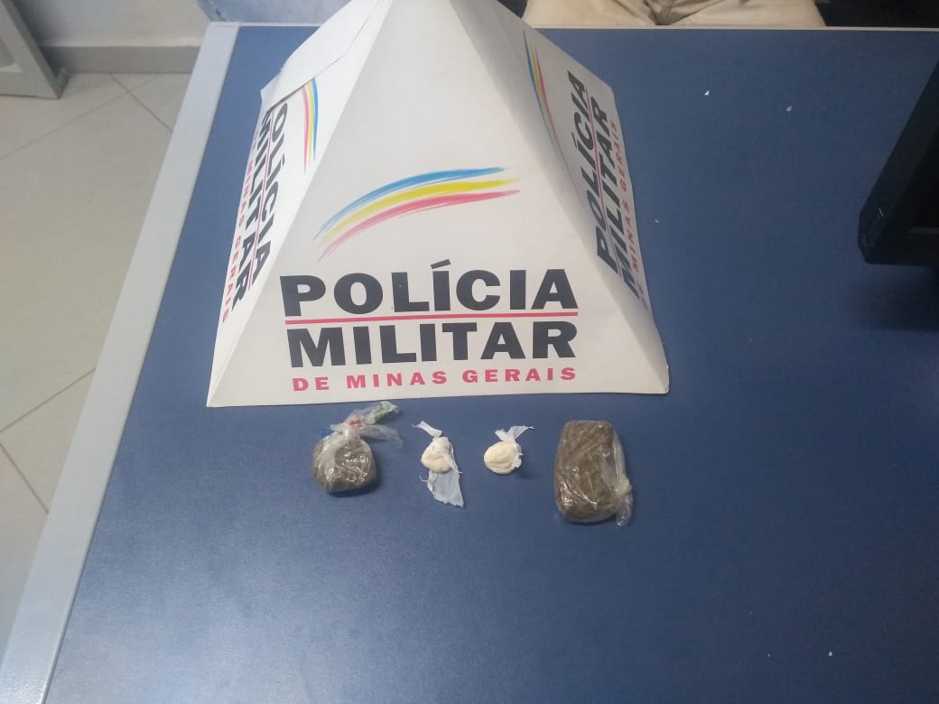 Casal em motocicleta é detido com drogas em Santa Maria de Itabira