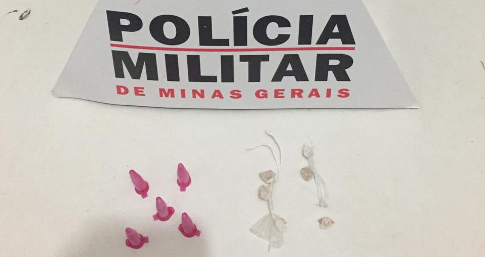 Jovem é preso por tráfico de drogas na Vila Santa Rosa em Itabira